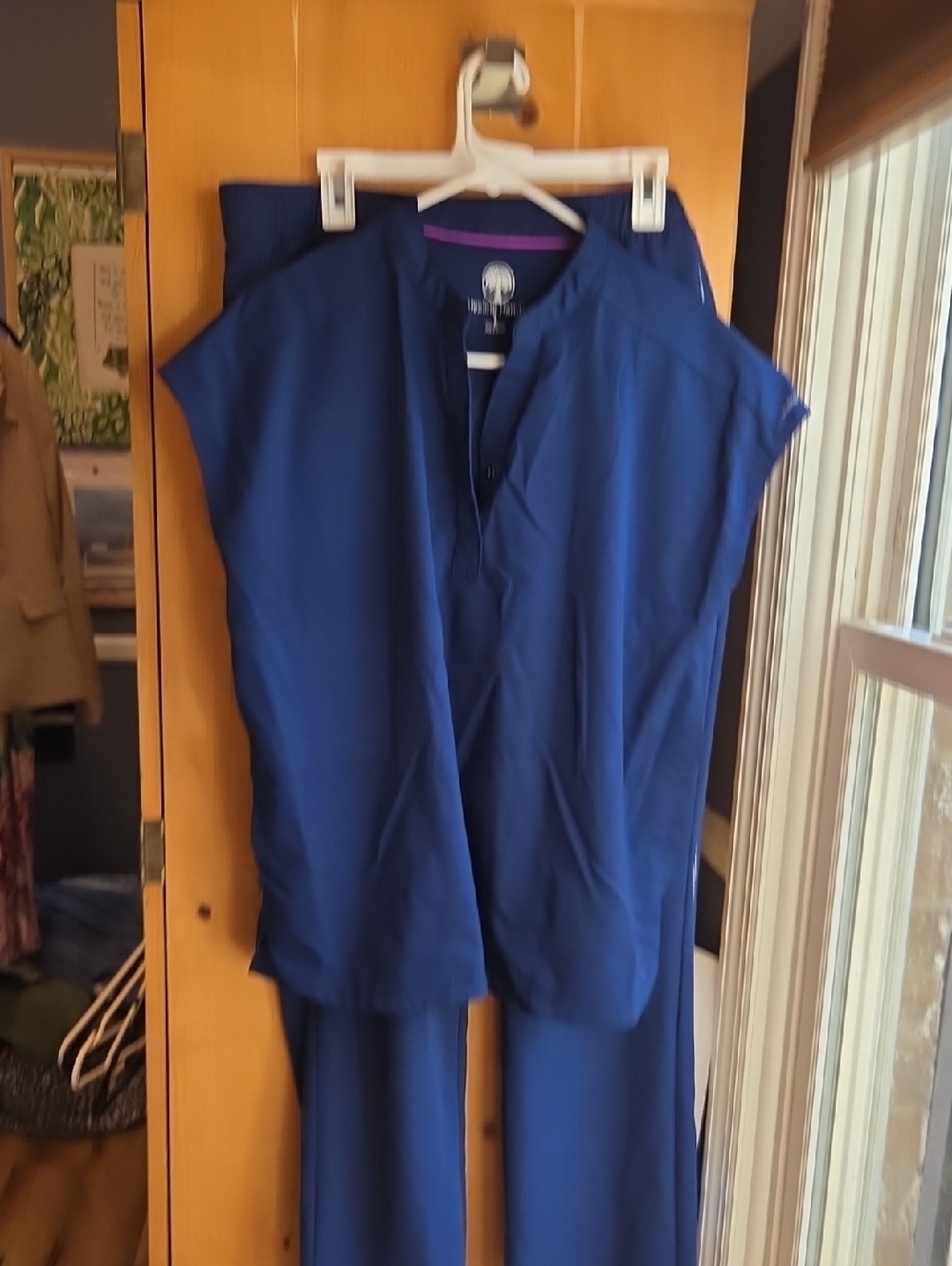 Women’s Navy Blue Cap-Sleeve Scrub Set